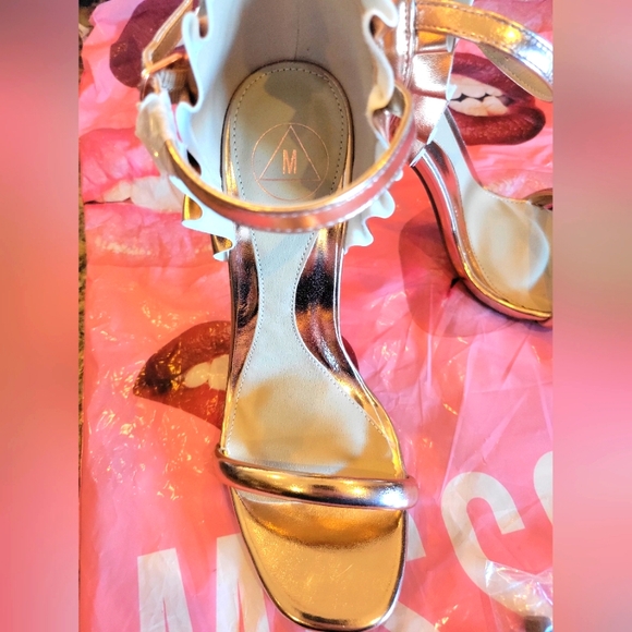 Misguided Rose Gold heels - Picture 2 of 10